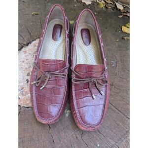SPERRY Top-Sider Womens Leather Loafers Red alligator pattern Size 8.5